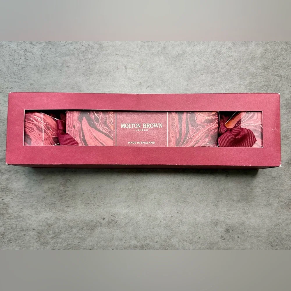 Molton Brown Floral & Spicy Christmas Cracker Body Wash Gift Set